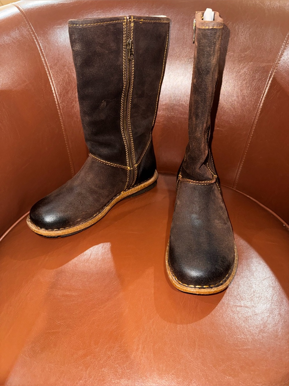 NWB BORN Salee Distressed Suede Leather Boots Chocolate Brown Size 8
